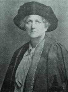 Aleen Isobel Cust, az első állatorvosnő