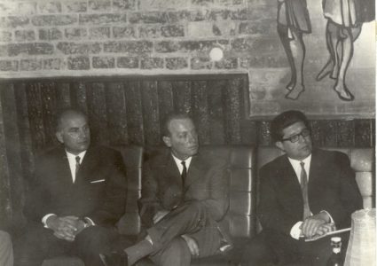 Kovács Ferenc, Várnagy László és B. Kovács András rektorok a klubban